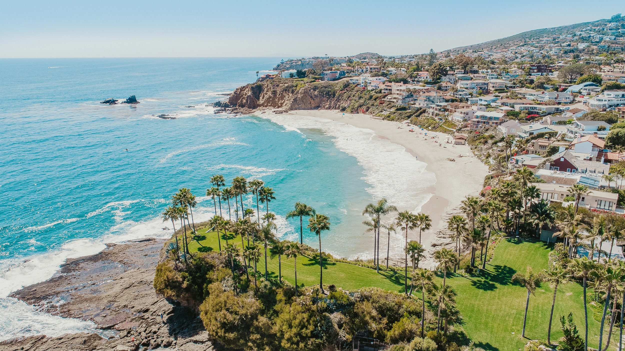 Beautiful coastline of Laguna Beach representing Portfolio Escrow's services in the area.