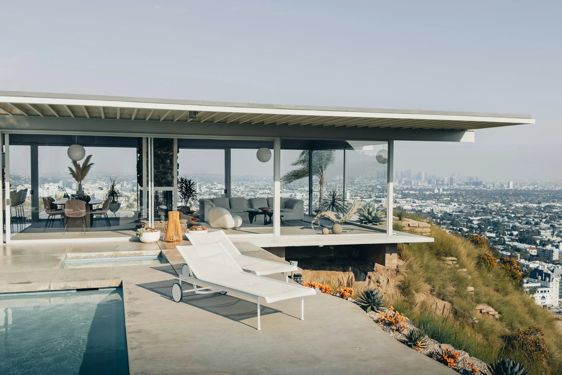 Modern house looking over los angeles